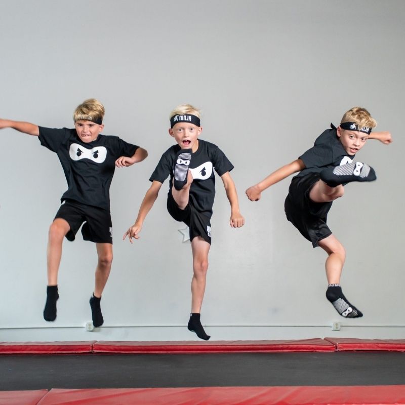 Help in School lil ninja kids jumping and kicking
